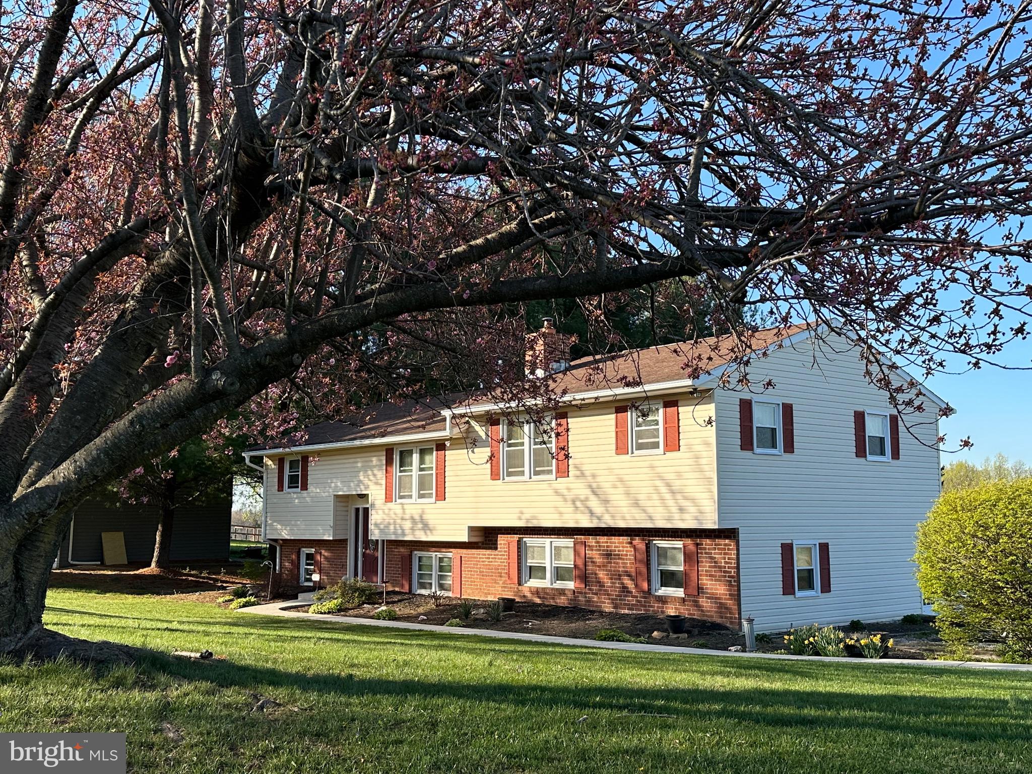 2176 OAKWOOD DRIVE