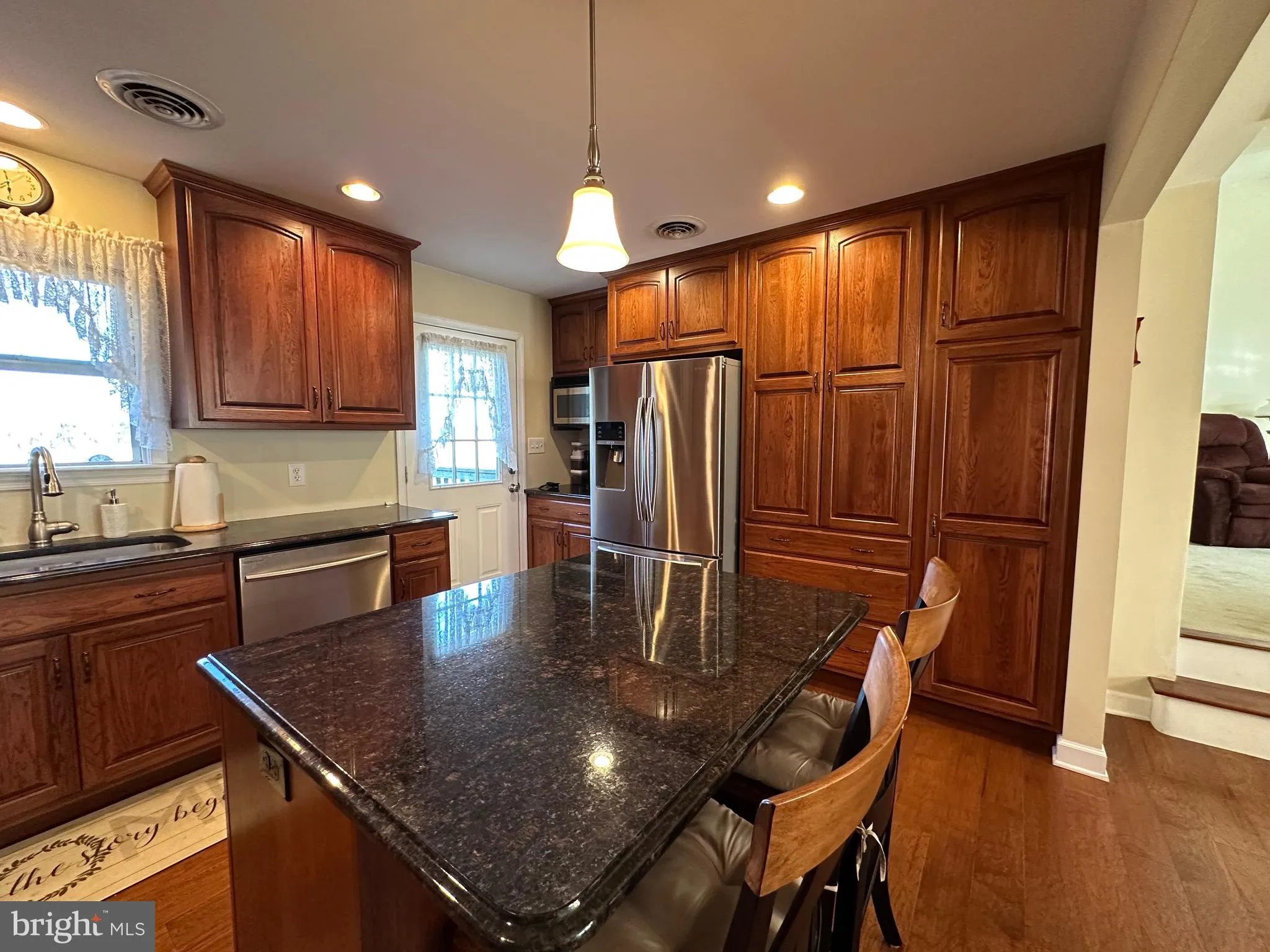 Hanover, Pennsylvania 17331, United States, 5 Bedrooms Bedrooms, ,2 BathroomsBathrooms,Residential,Pending,112643