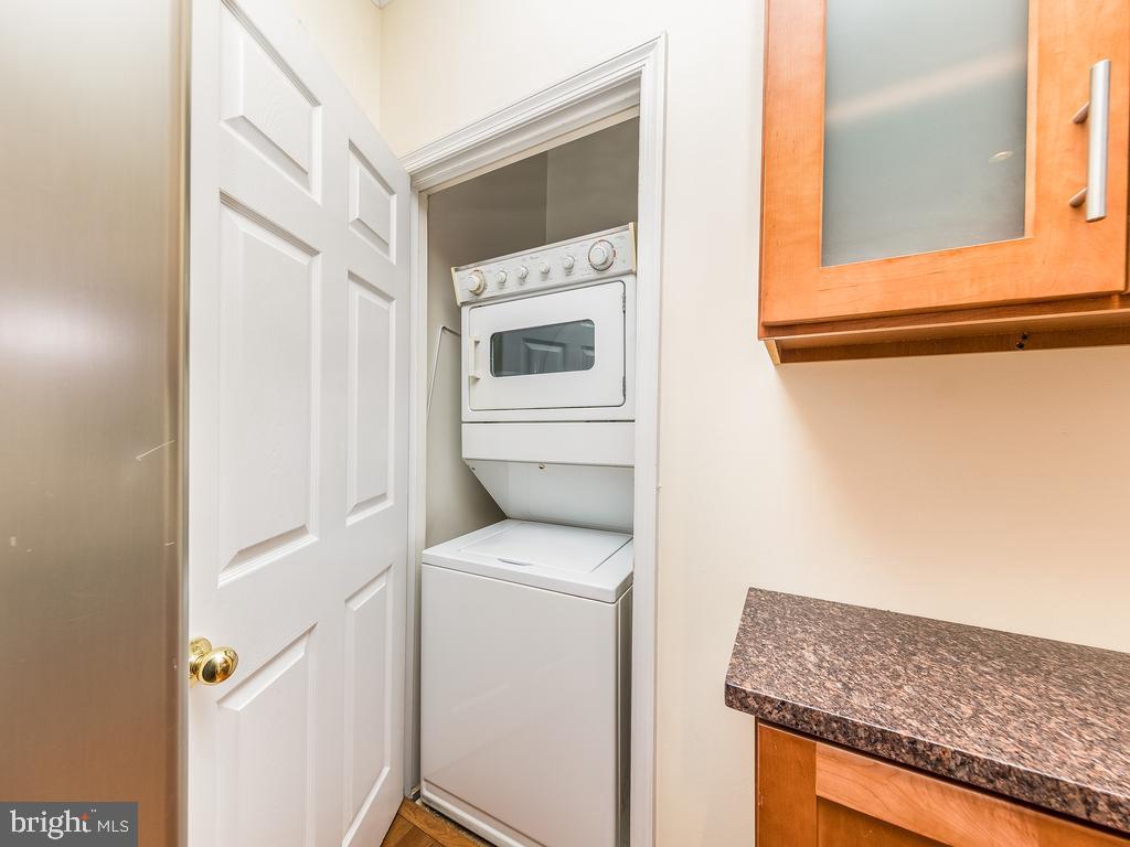 OAK PARK CONDO - Residential