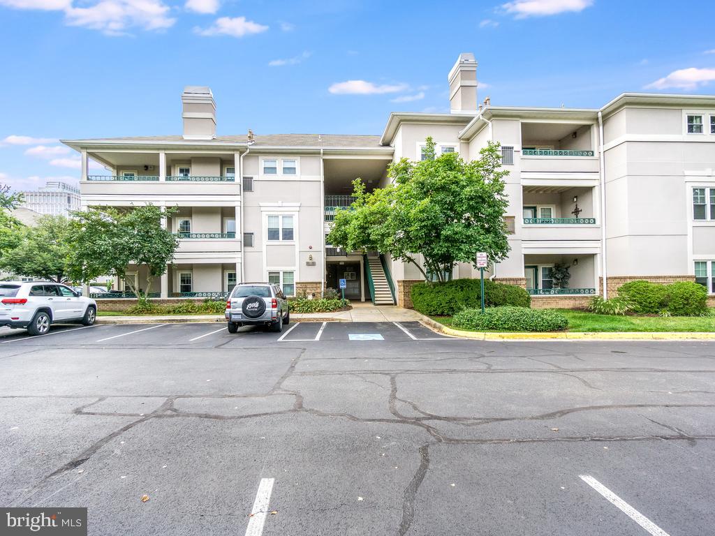 OAK PARK CONDO - Residential