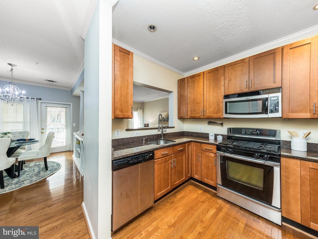 OAK PARK CONDO - Residential