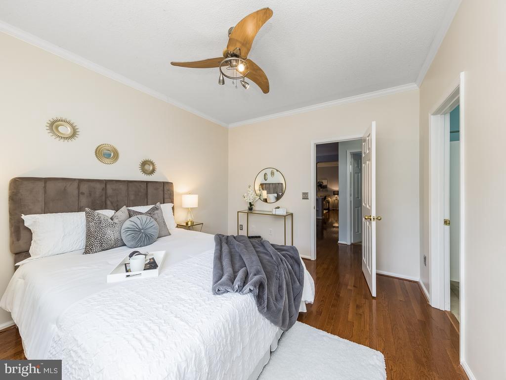 OAK PARK CONDO - Residential