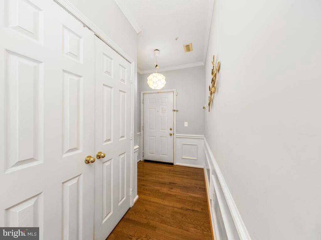 OAK PARK CONDO - Residential