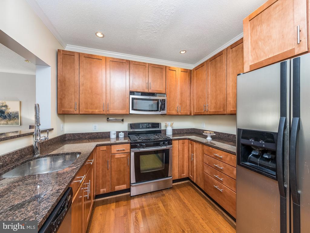 OAK PARK CONDO - Residential