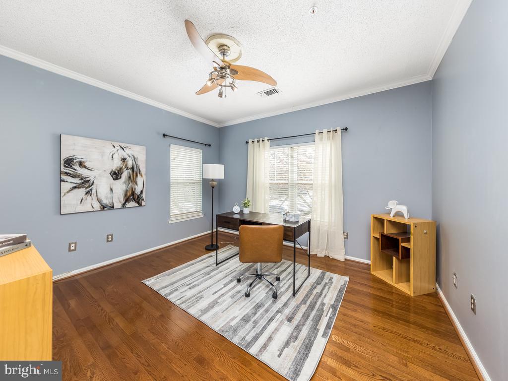 OAK PARK CONDO - Residential