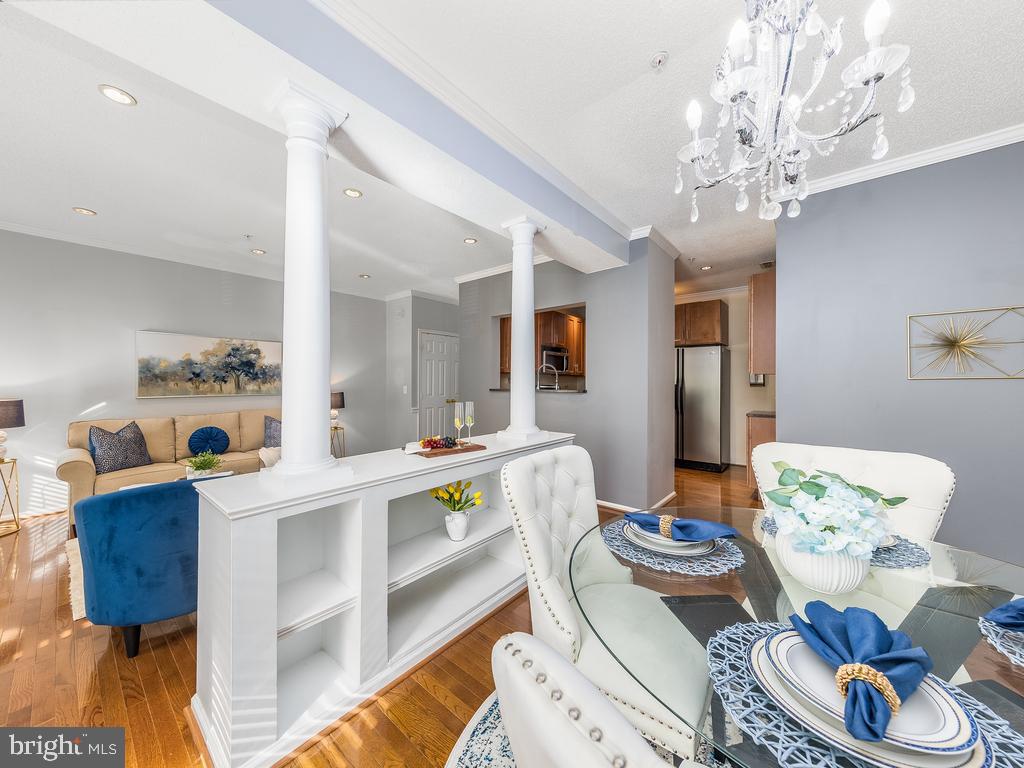 OAK PARK CONDO - Residential