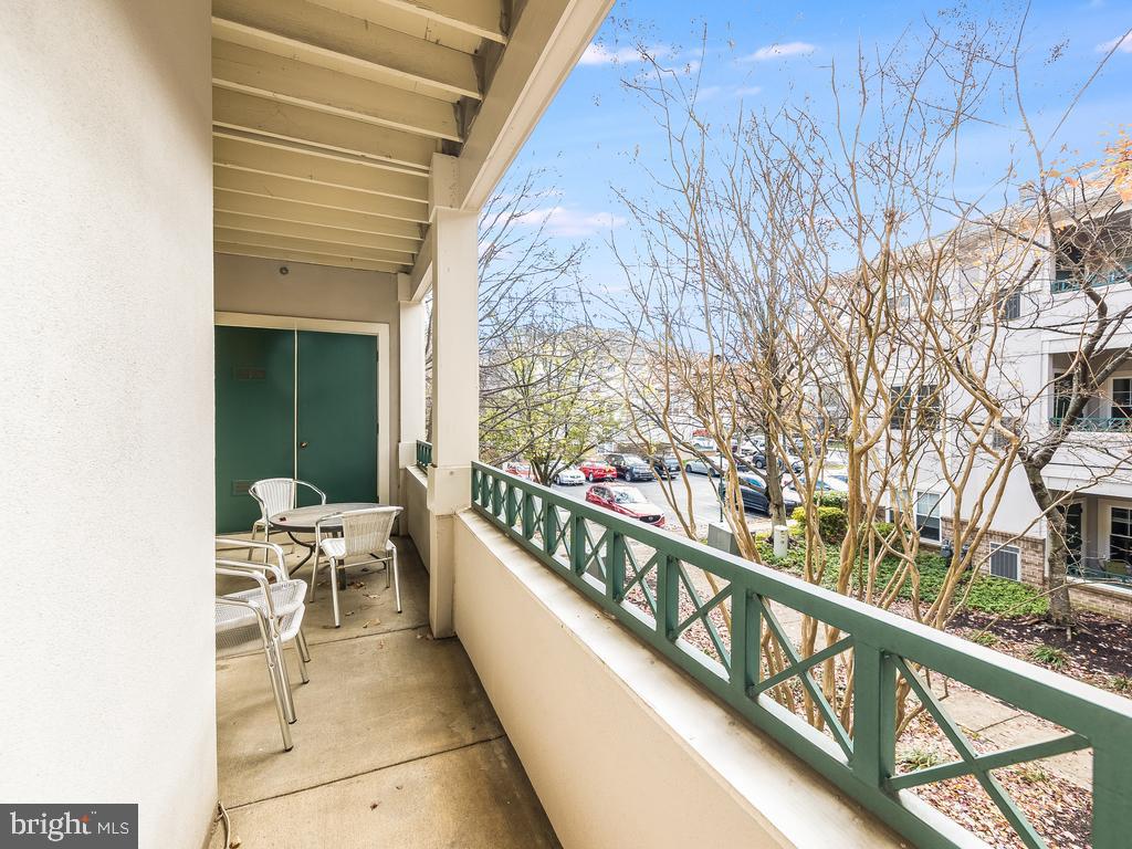 OAK PARK CONDO - Residential