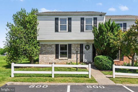 Townhouse For Sale - 600 Allenview Drive<br/> Cumberland County, MECHANICSBURG, PA 17055