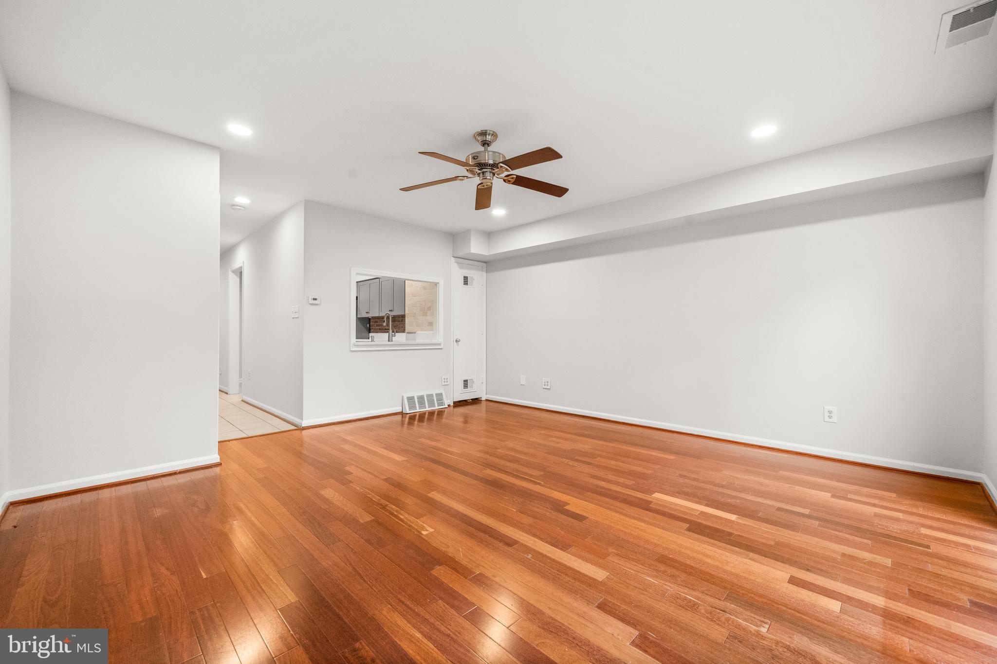 8218 CARRLEIGH PARKWAY 10