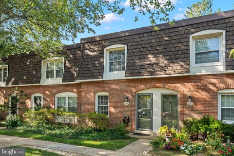 8218 CARRLEIGH PARKWAY 10 SPRINGFIELD VA 22152