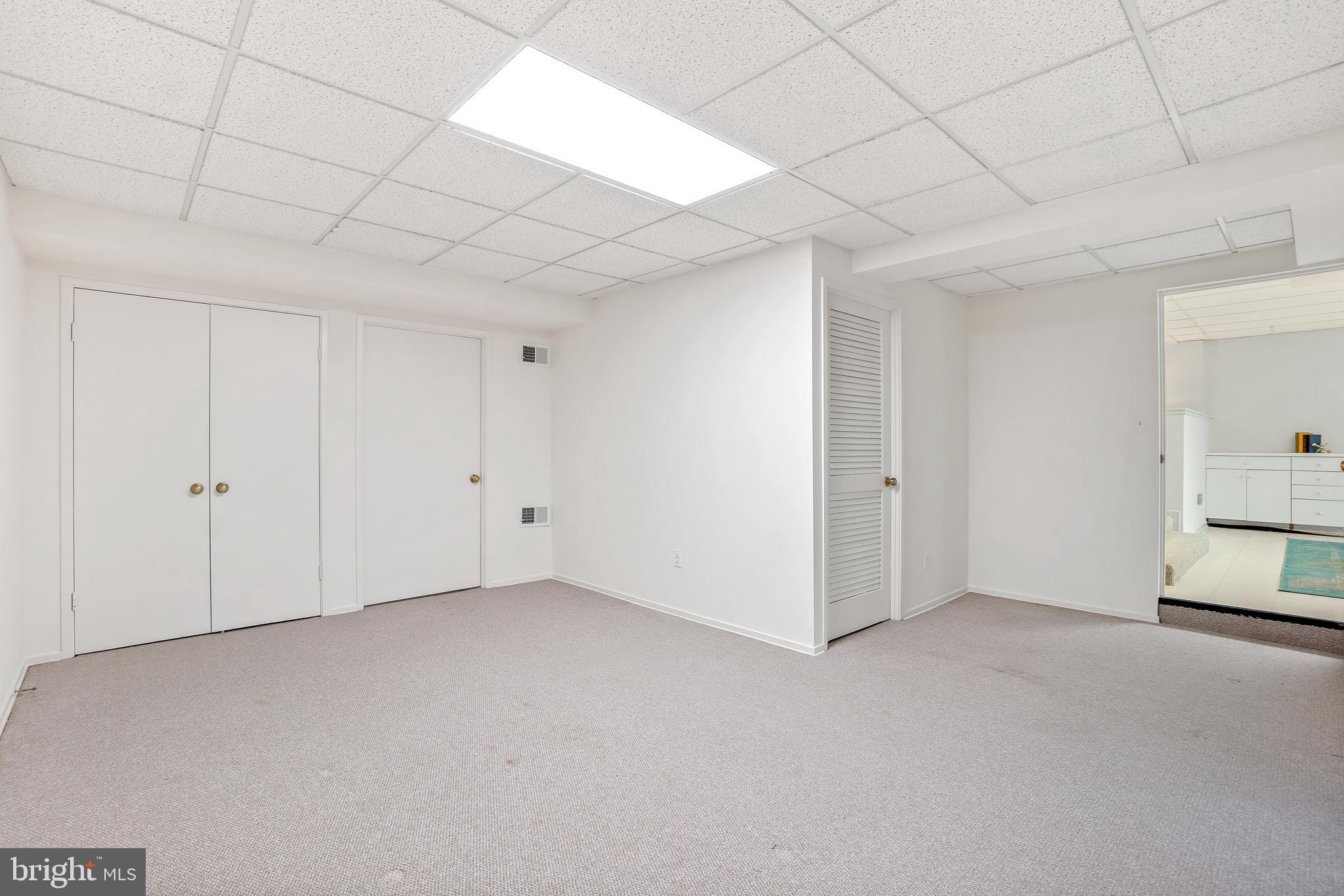 CONGRESSIONAL COUNTRY CLUB ESTATES - Residential