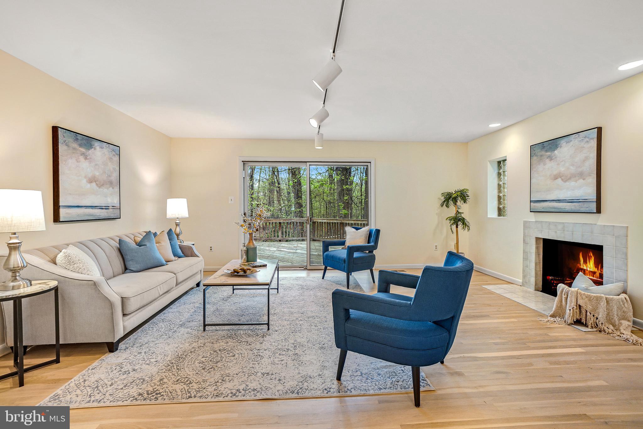 CONGRESSIONAL COUNTRY CLUB ESTATES - Residential