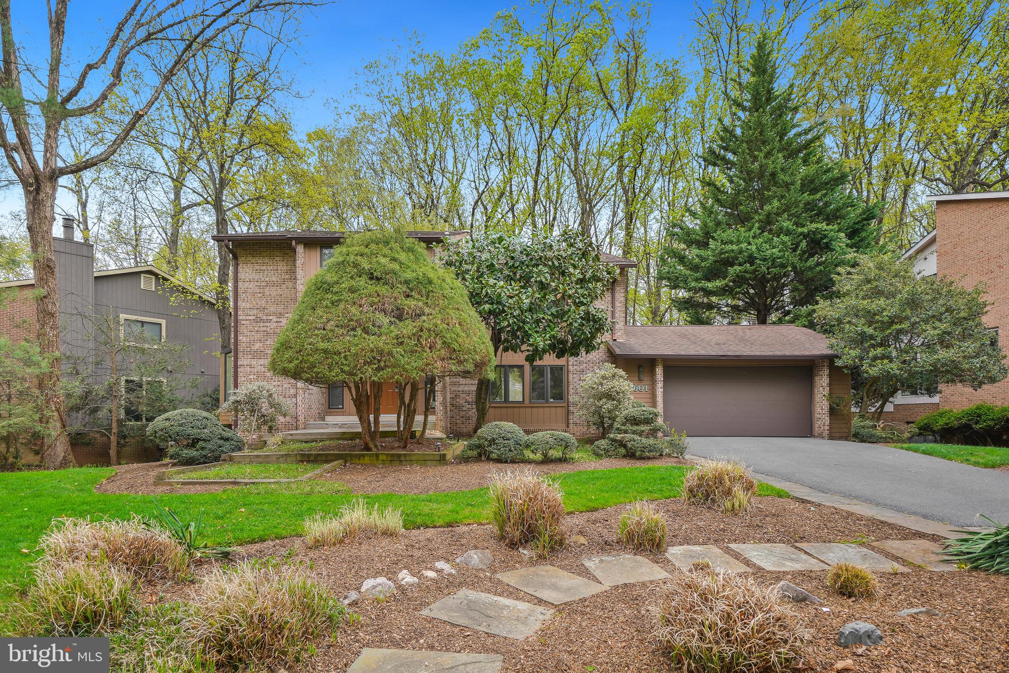 CONGRESSIONAL COUNTRY CLUB ESTATES - Residential