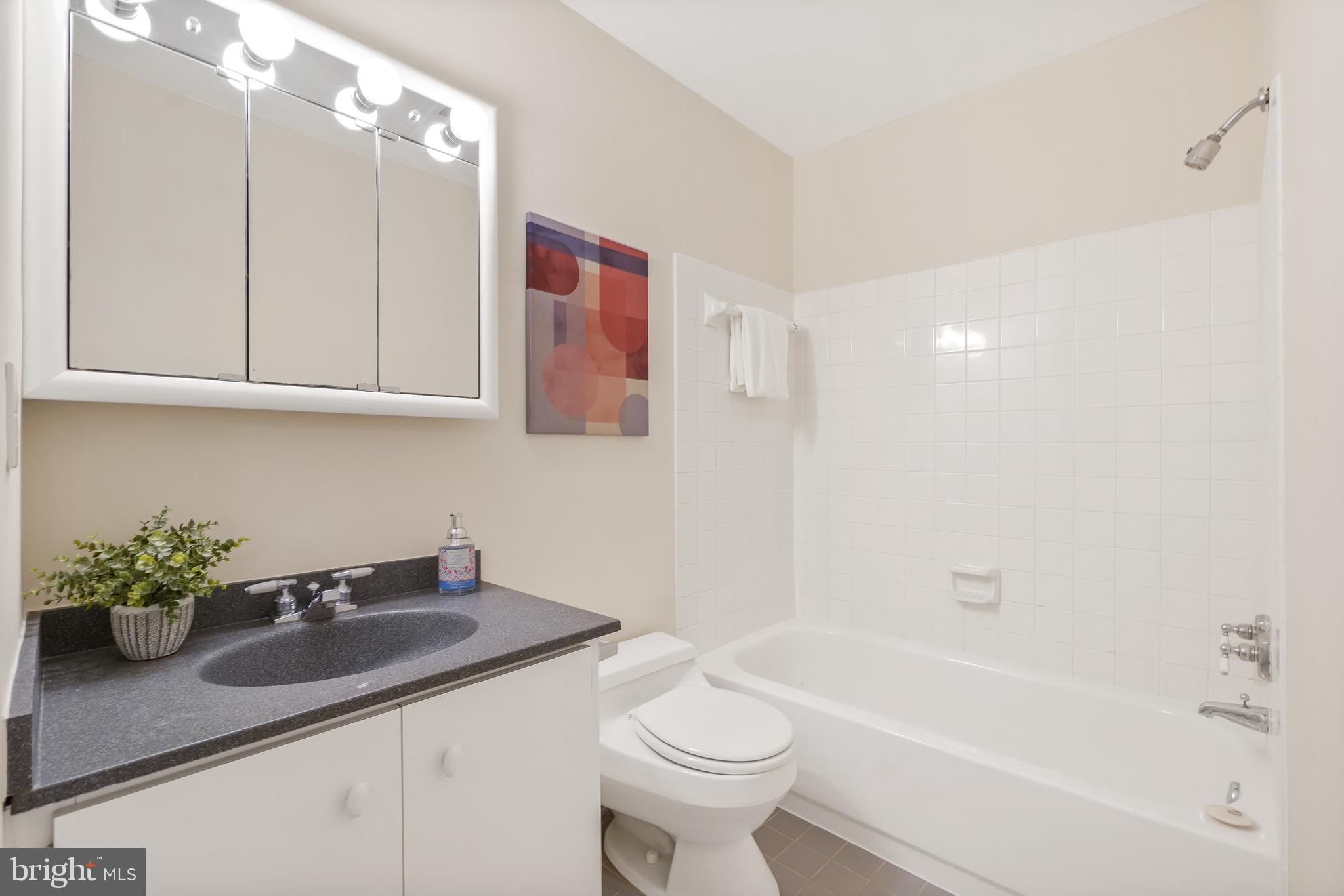 CONGRESSIONAL COUNTRY CLUB ESTATES - Residential