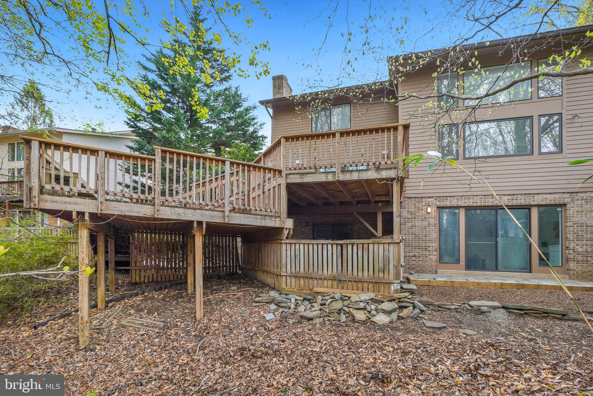 CONGRESSIONAL COUNTRY CLUB ESTATES - Residential