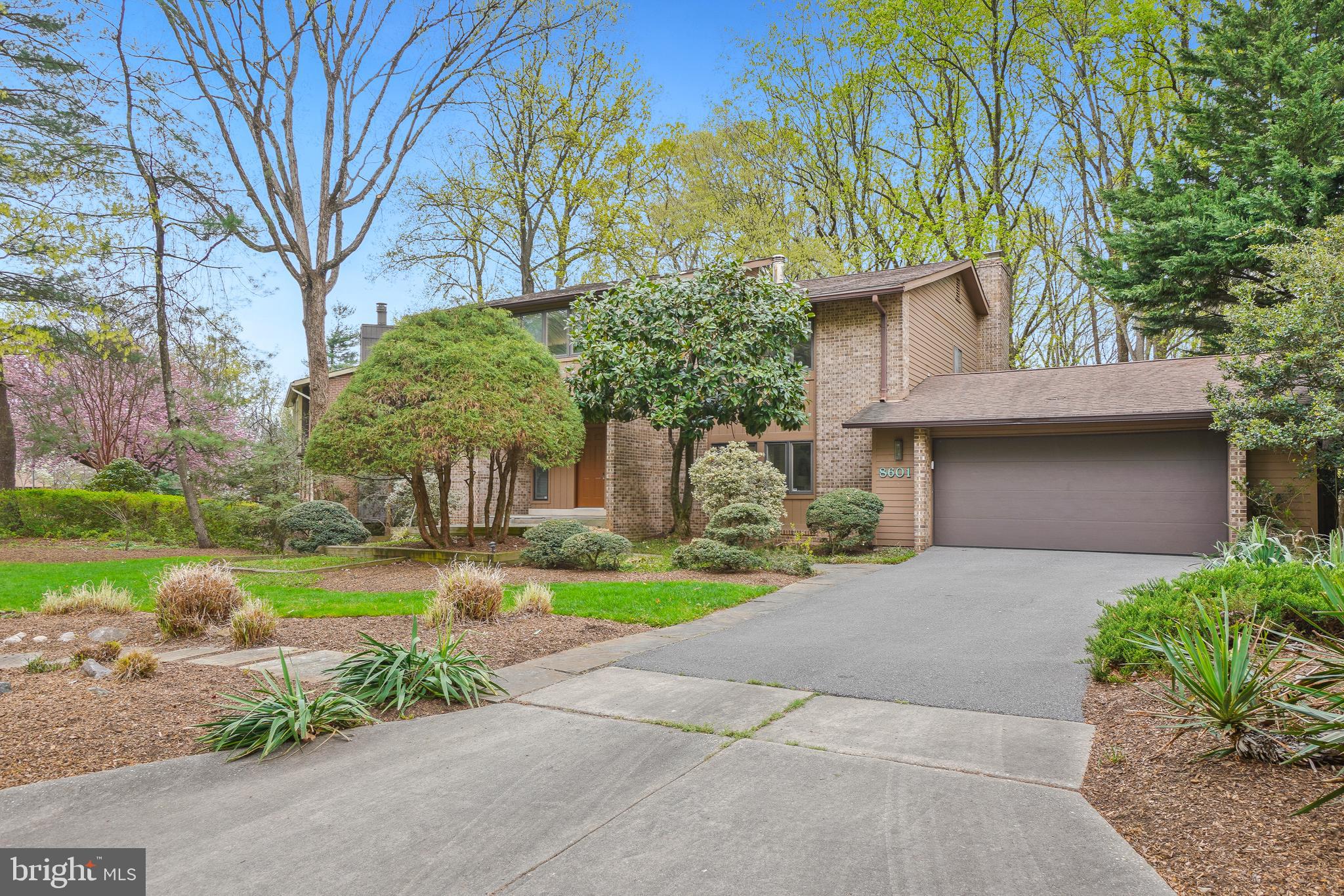 CONGRESSIONAL COUNTRY CLUB ESTATES - Residential