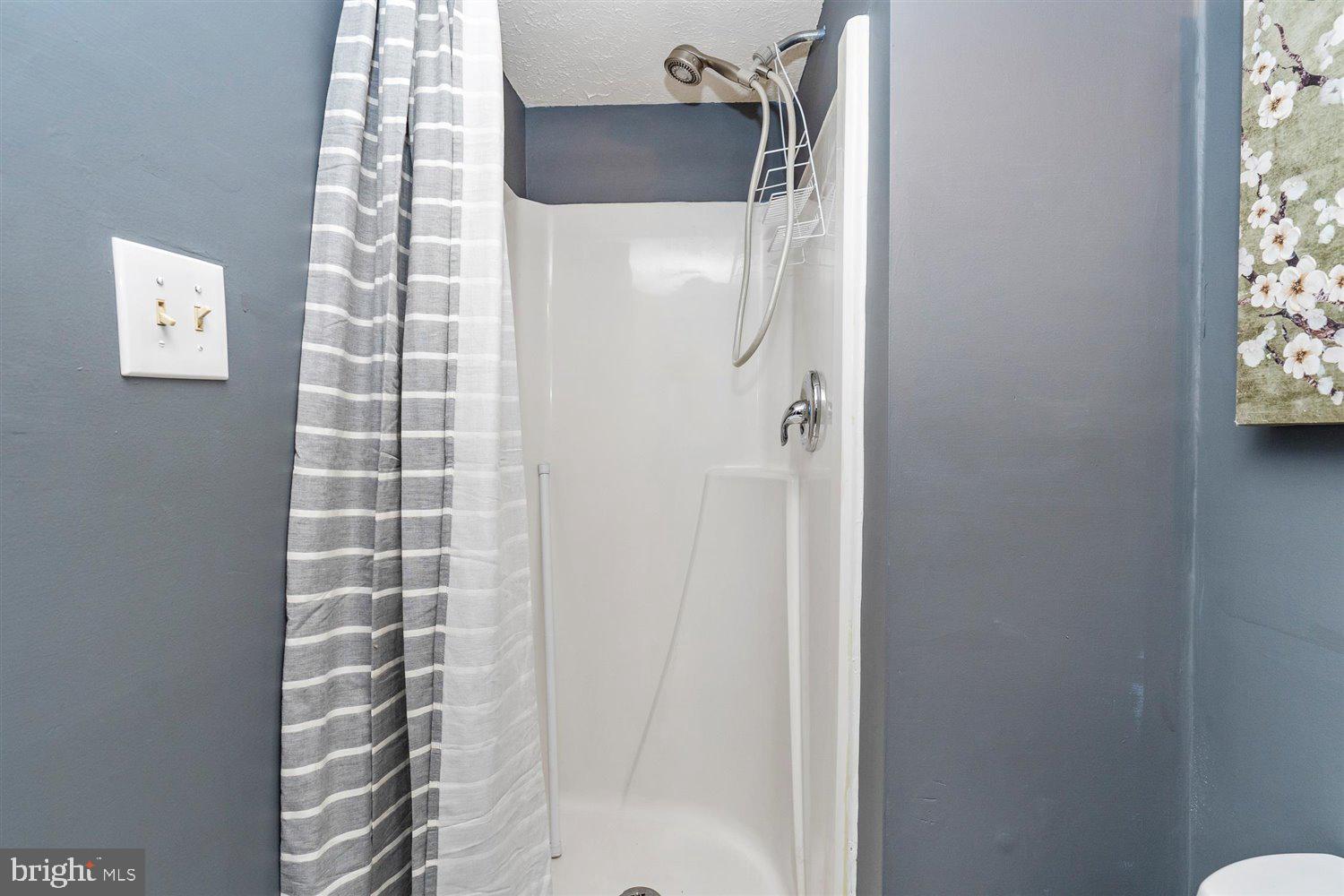 CARROLLWOOD MANOR - Residential