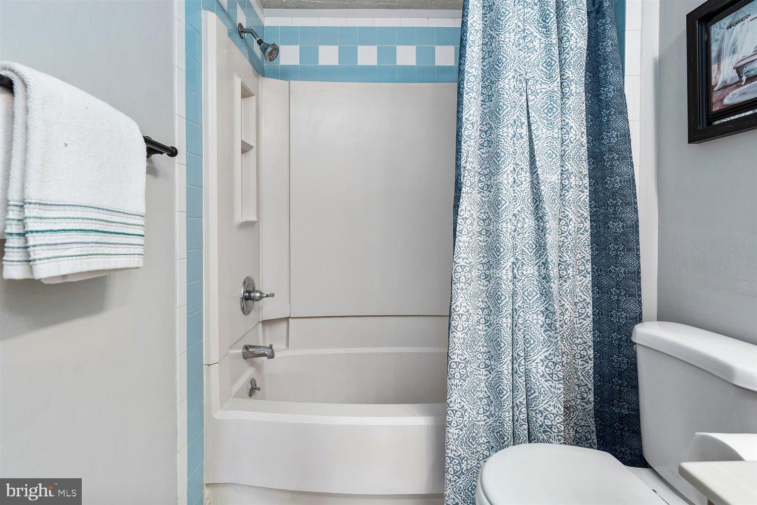 CARROLLWOOD MANOR - Residential