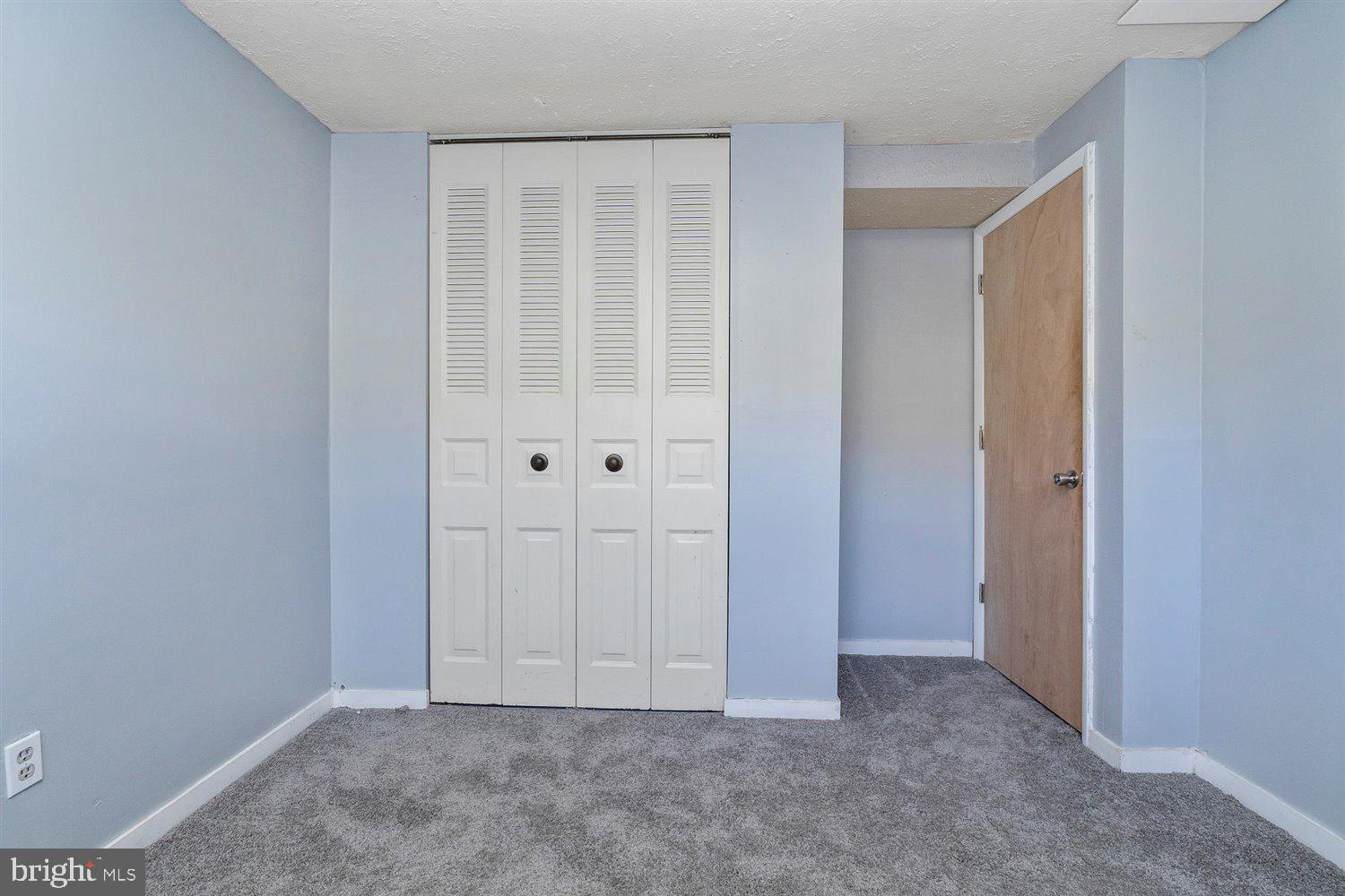 CARROLLWOOD MANOR - Residential