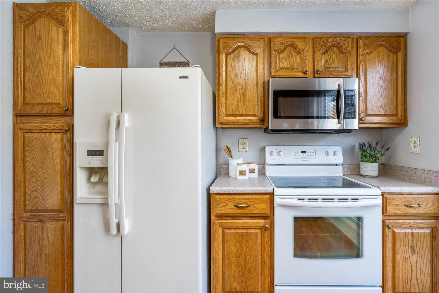 CARROLLWOOD MANOR - Residential