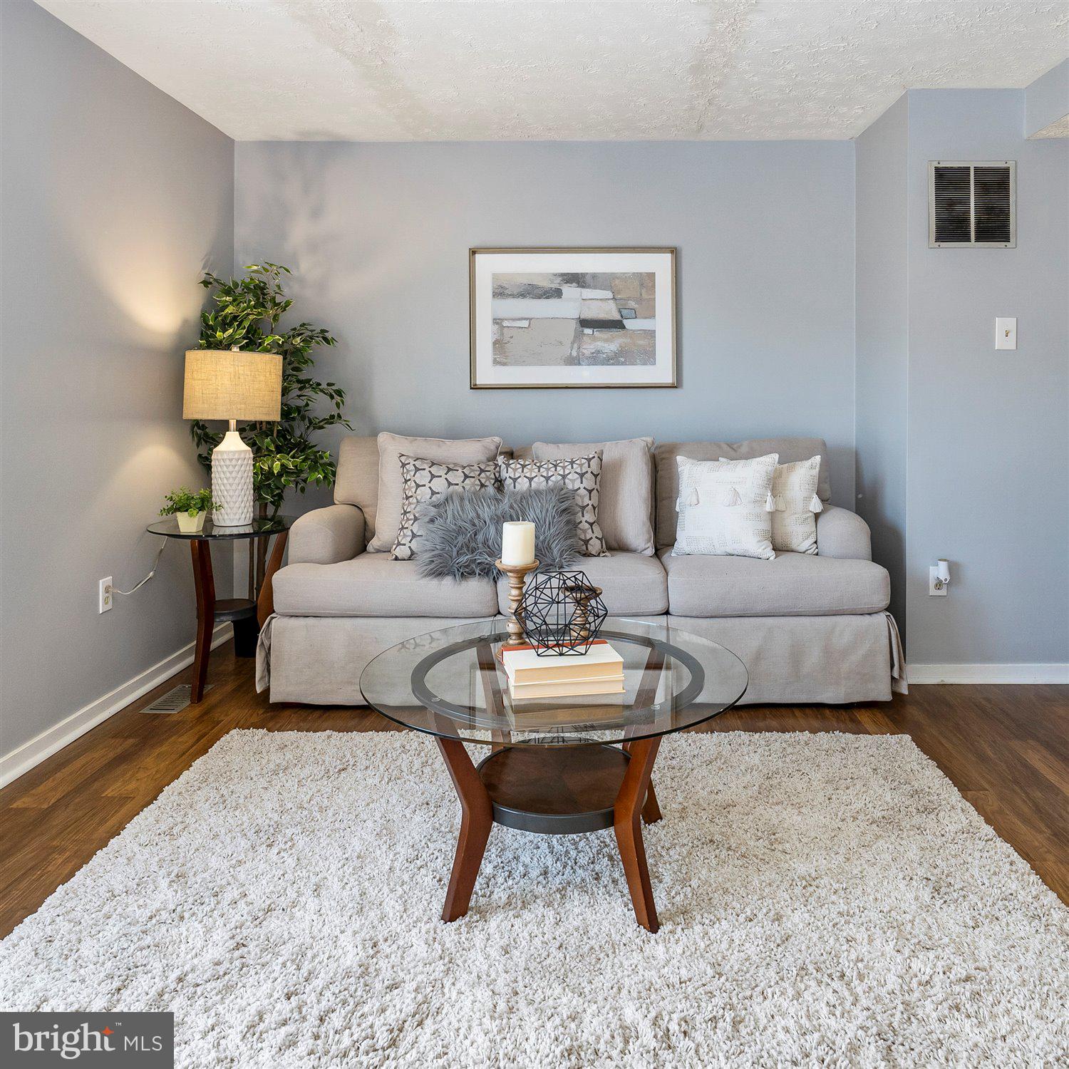 CARROLLWOOD MANOR - Residential