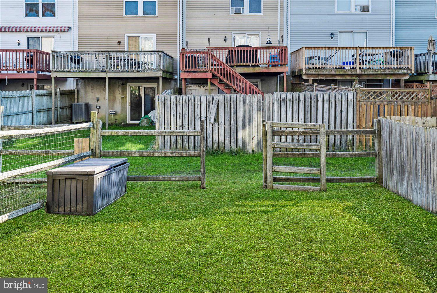 CARROLLWOOD MANOR - Residential