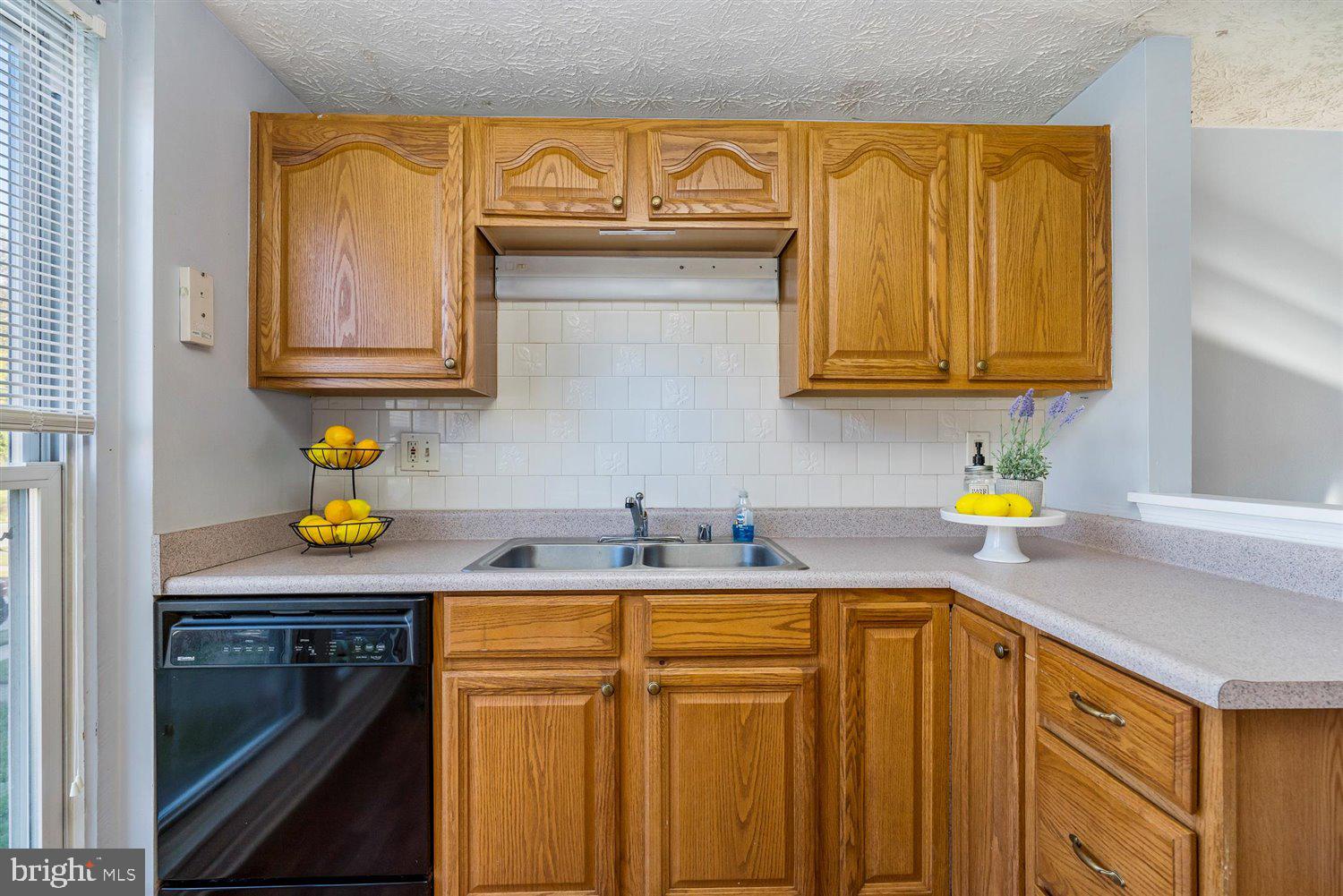 CARROLLWOOD MANOR - Residential