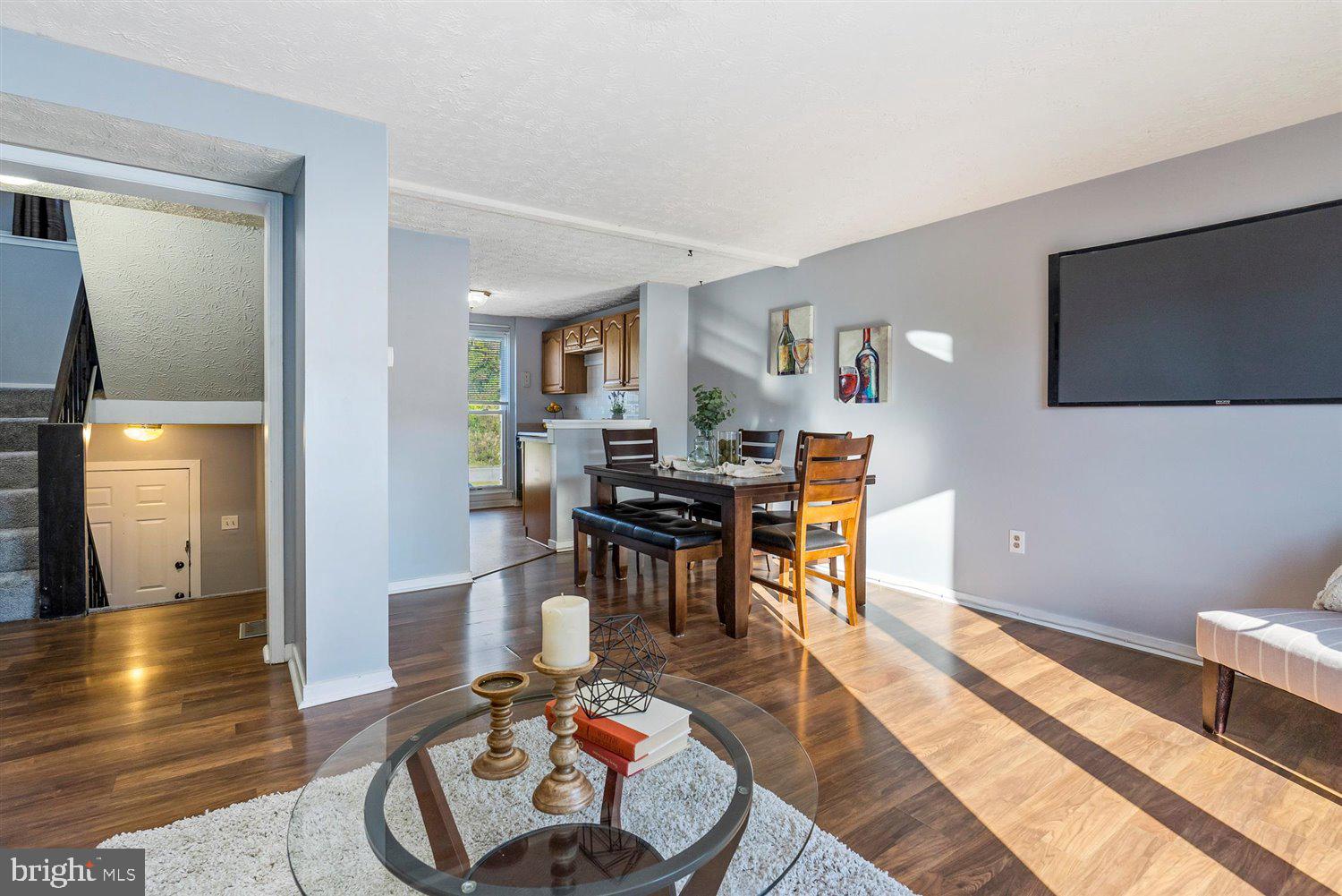 CARROLLWOOD MANOR - Residential