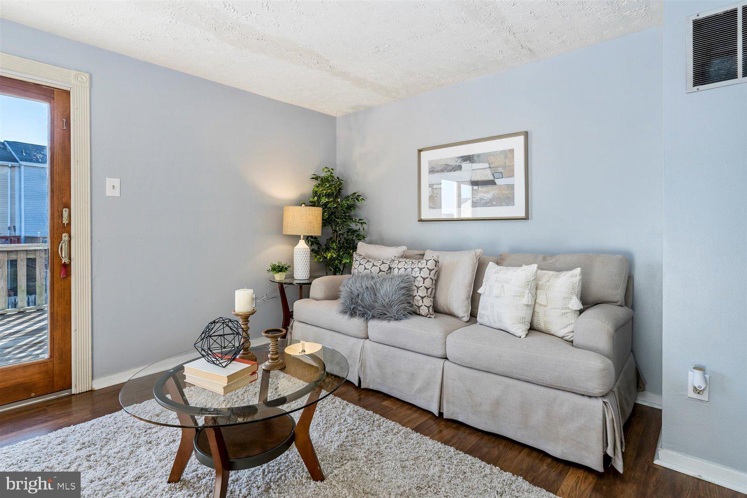 CARROLLWOOD MANOR - Residential