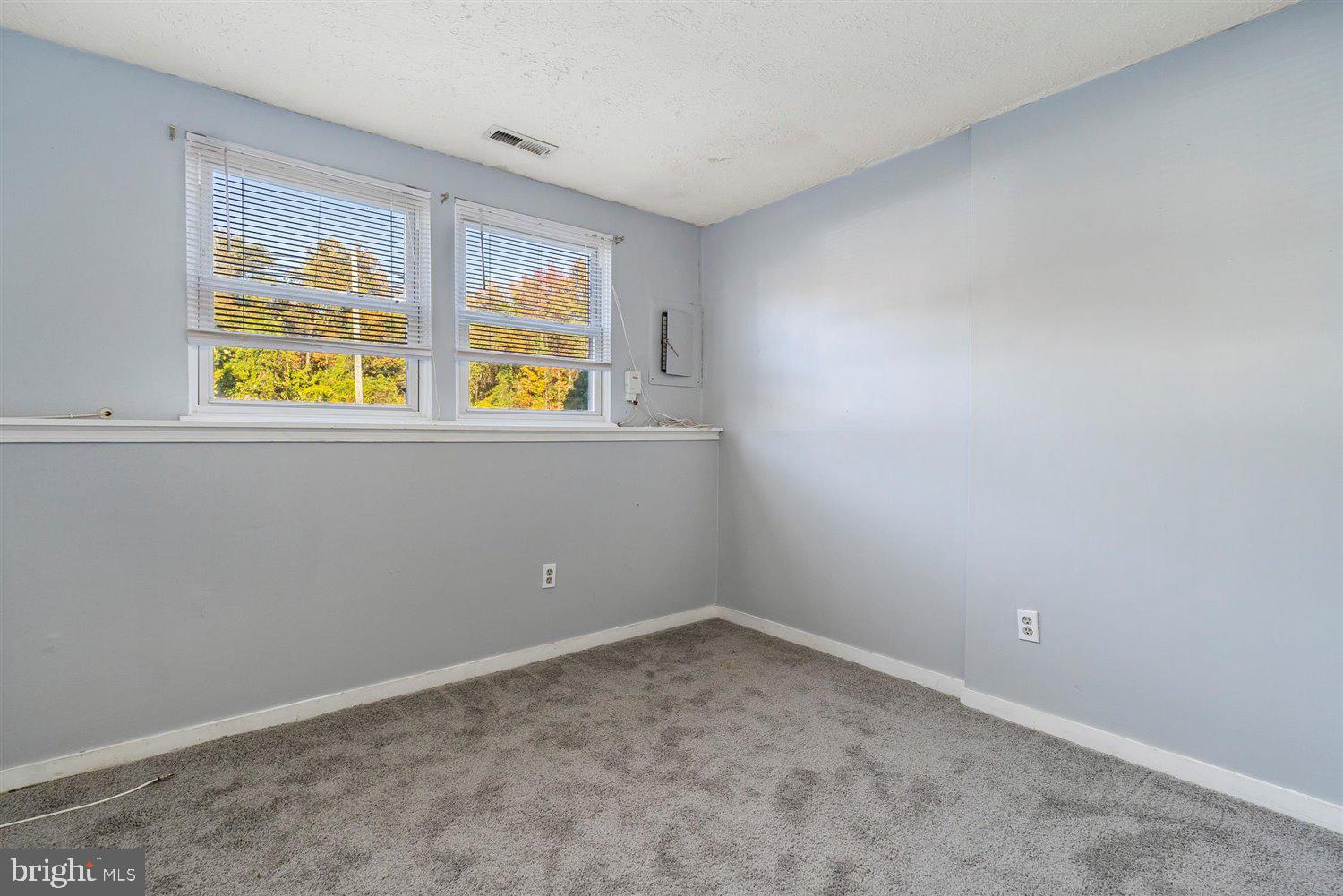 CARROLLWOOD MANOR - Residential