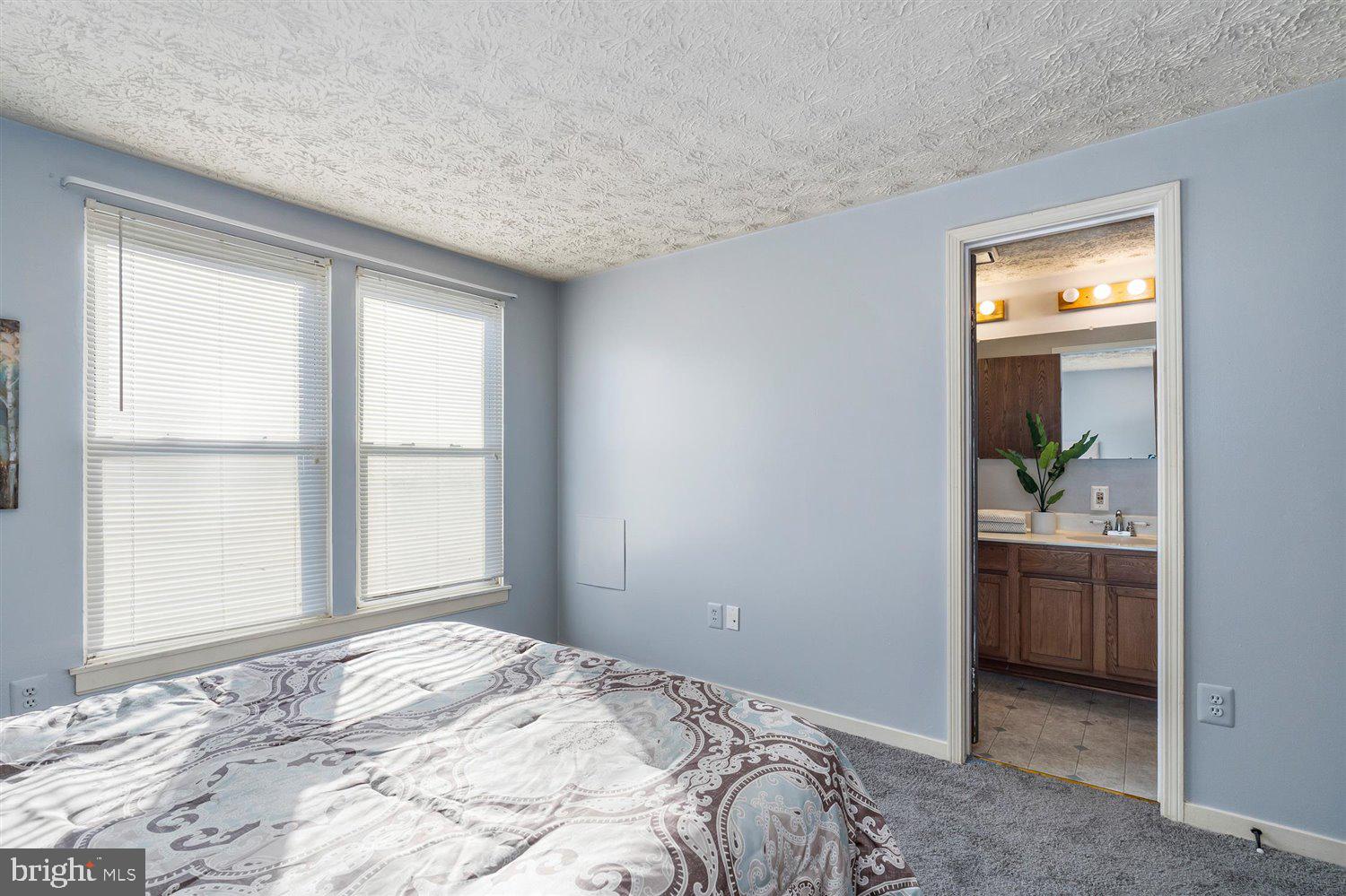 CARROLLWOOD MANOR - Residential