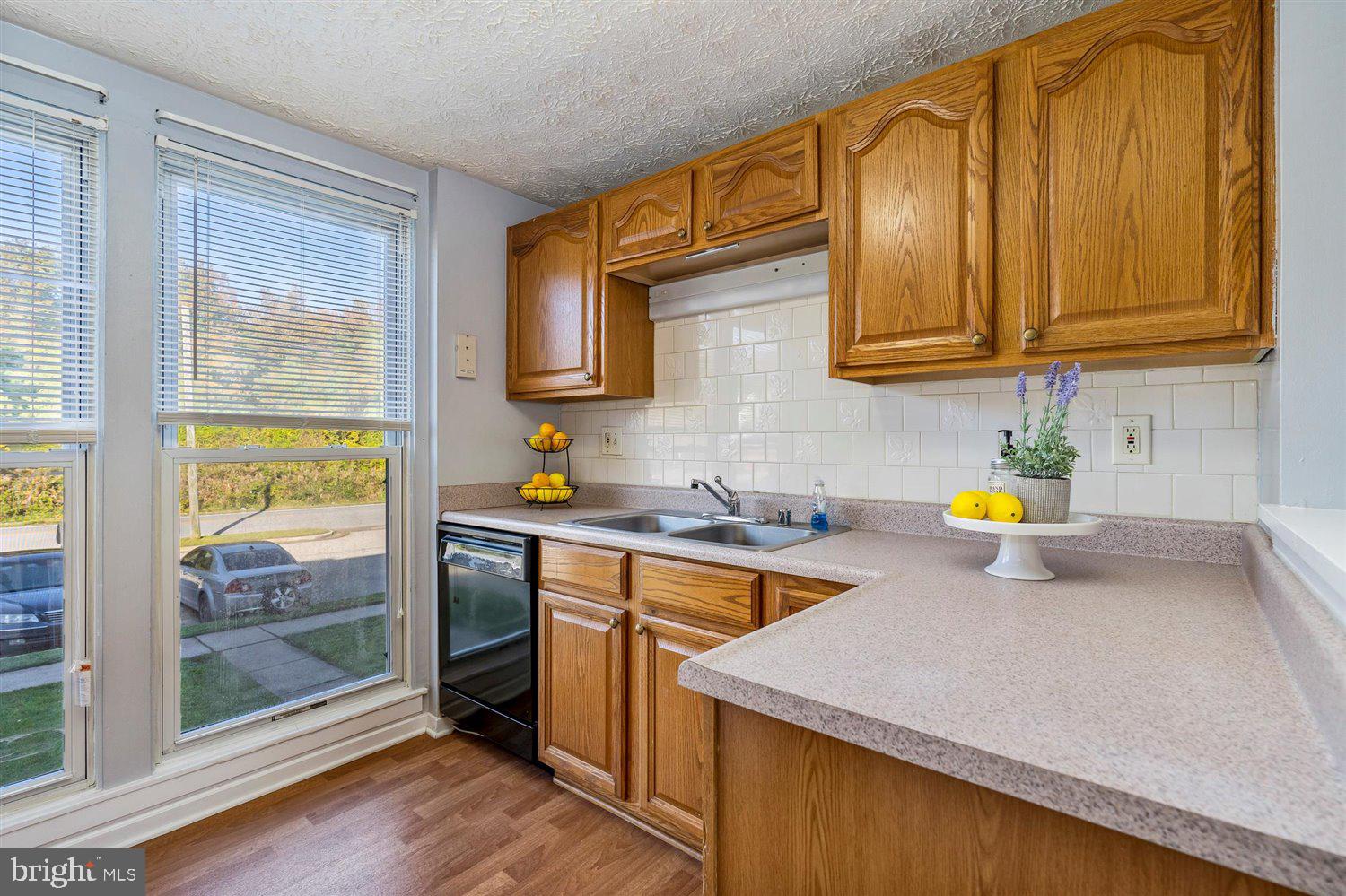 CARROLLWOOD MANOR - Residential