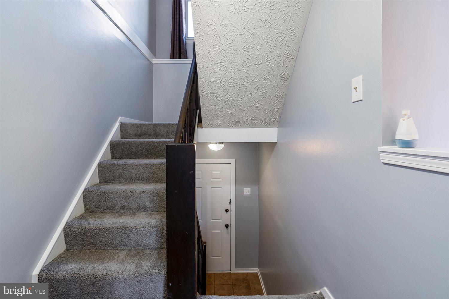 CARROLLWOOD MANOR - Residential