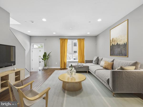 OLDE KENSINGTON - Residential