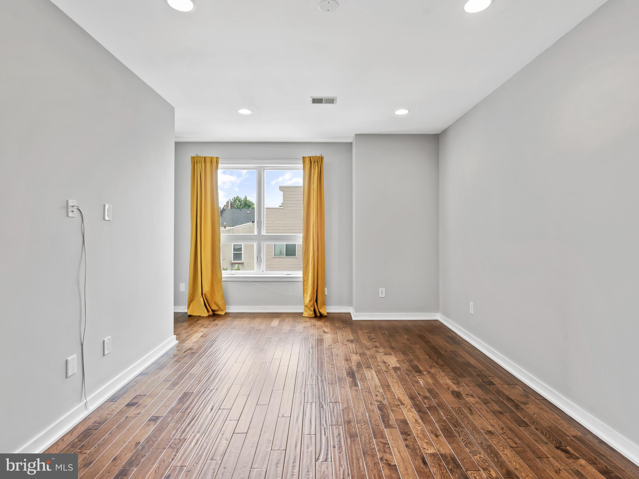 OLDE KENSINGTON - Residential