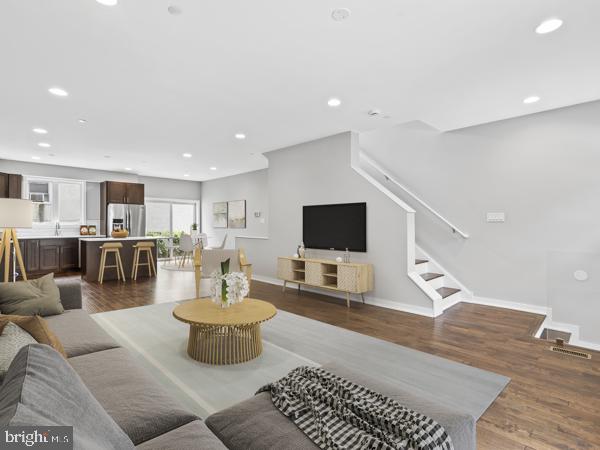 OLDE KENSINGTON - Residential