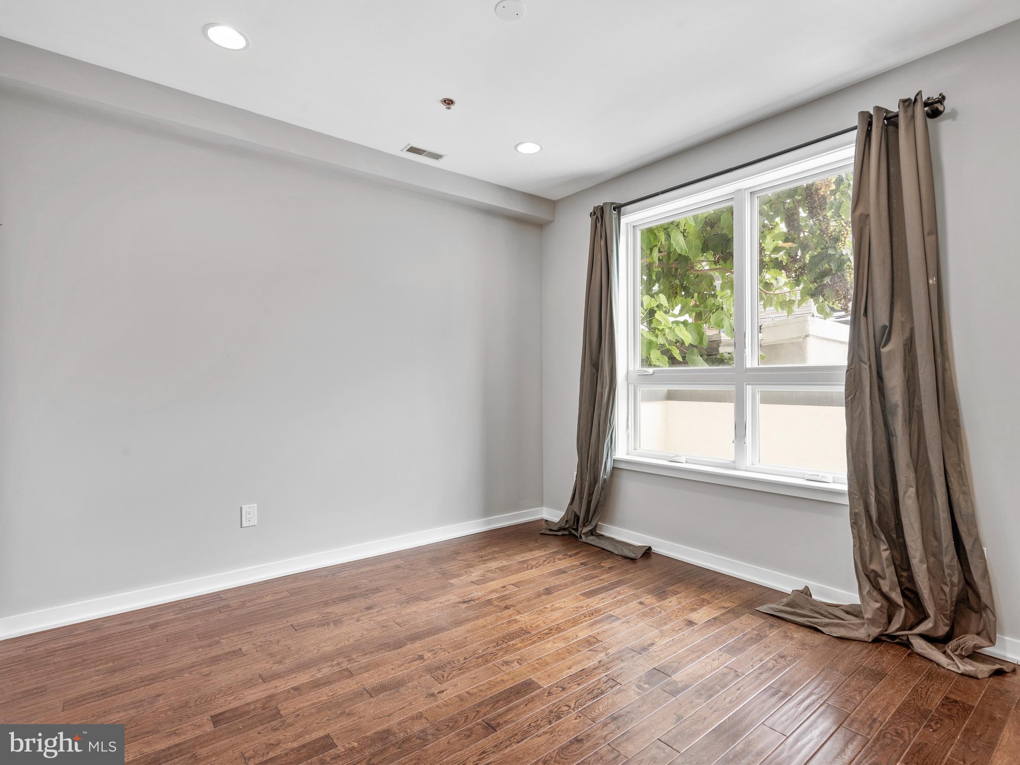 OLDE KENSINGTON - Residential