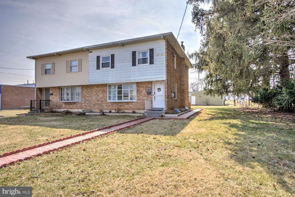 Photo of 424 Locust Street, DENVER, PA 17517 (MLS # PALA2065250)