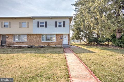 Photo of 424 Locust Street, DENVER, PA 17517 (MLS # PALA2065250)