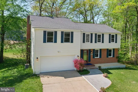 7937 Freehollow Drive, Falls Church, VA MLS: VAFX2228716