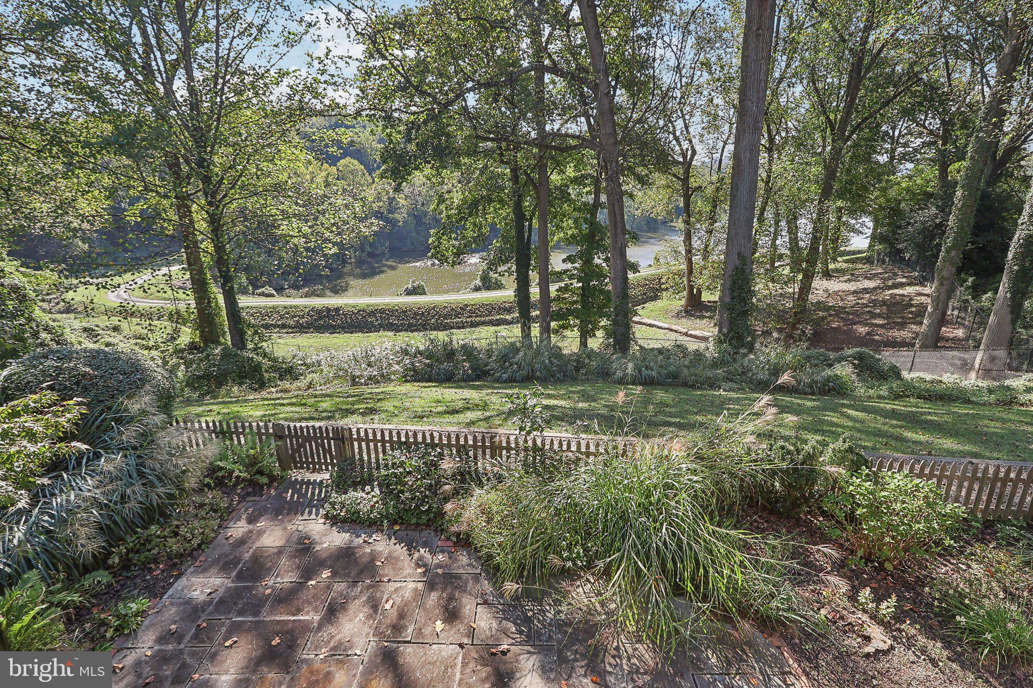 WESTMORELAND HILLS - Residential