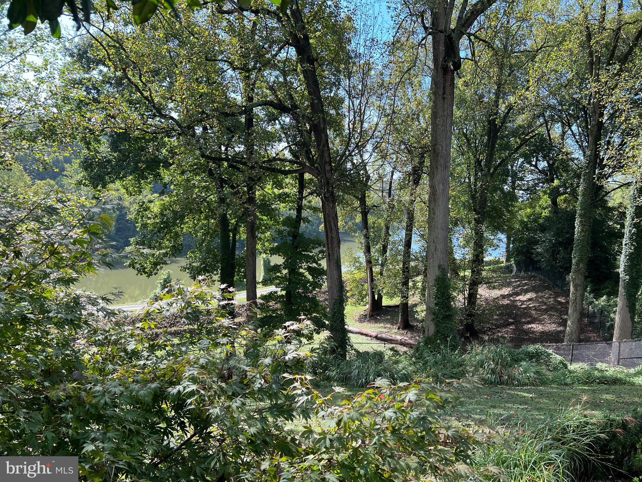 WESTMORELAND HILLS - Residential