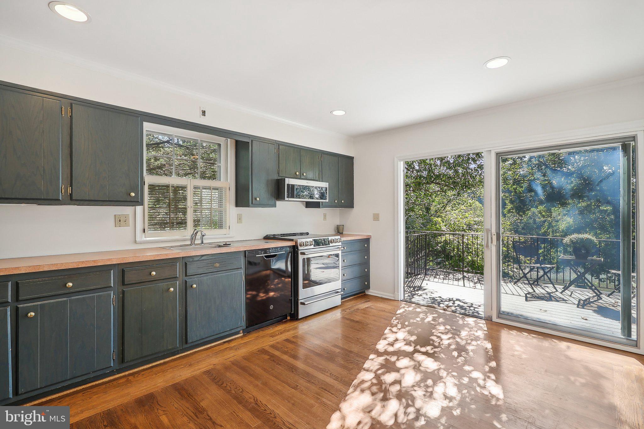 WESTMORELAND HILLS - Residential