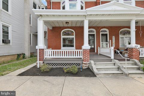 Photo of 424 Walnut Street, DENVER, PA 17517 (MLS # PALA2072888)