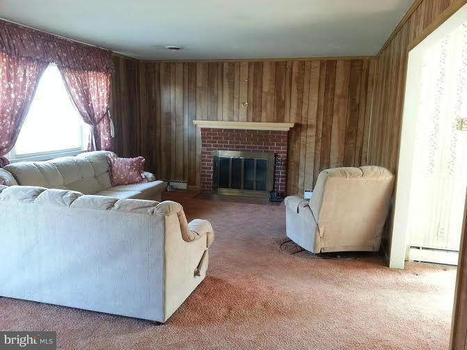 WINDSOR ESTATES - Residential