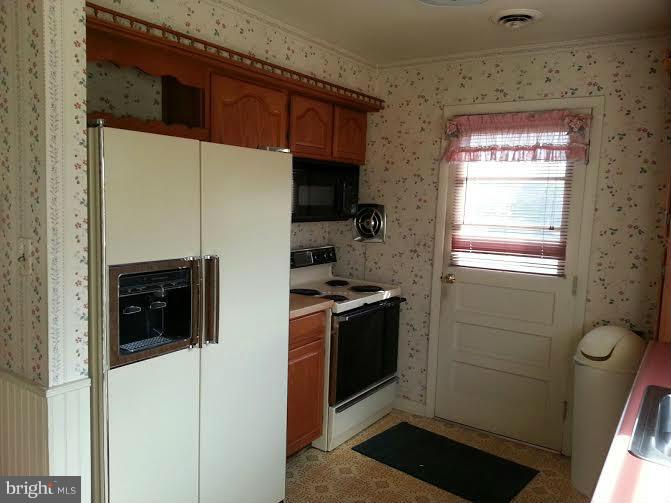 WINDSOR ESTATES - Residential