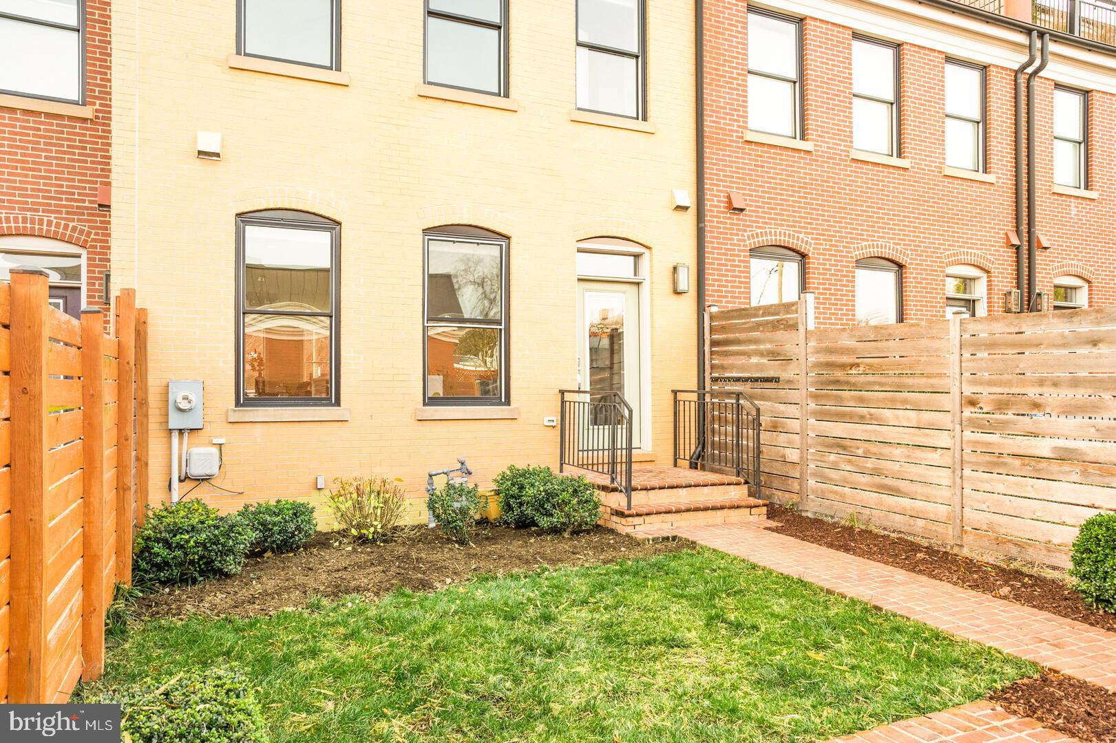 WILKES ROW - OLD TOWN - Residential