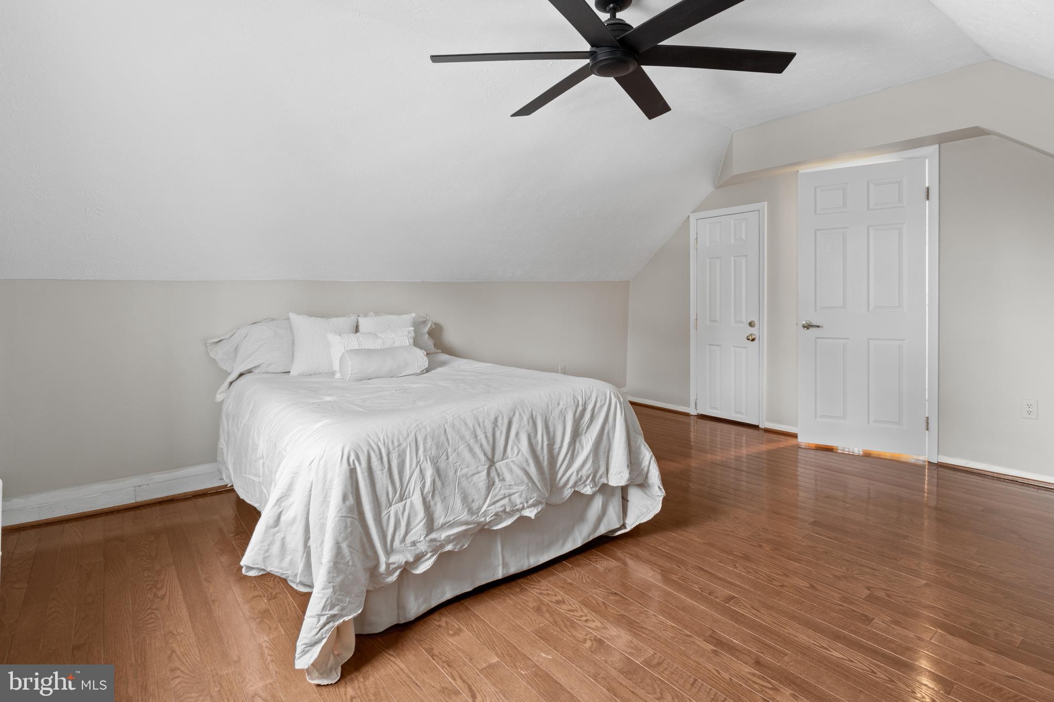 COLONIAL GARDENS - Residential