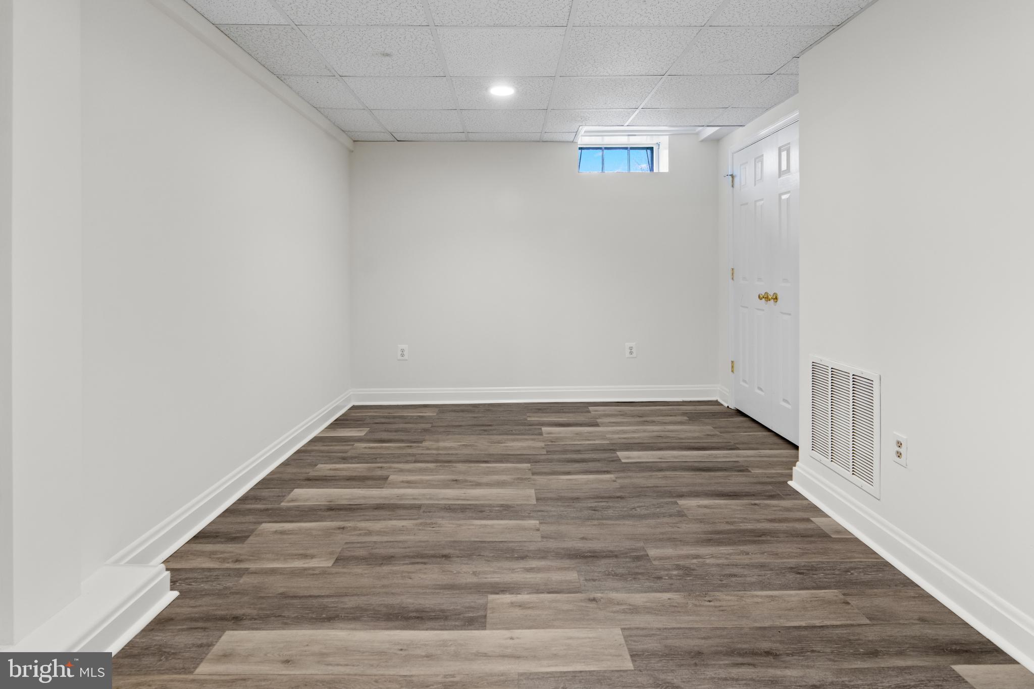 COLONIAL GARDENS - Residential