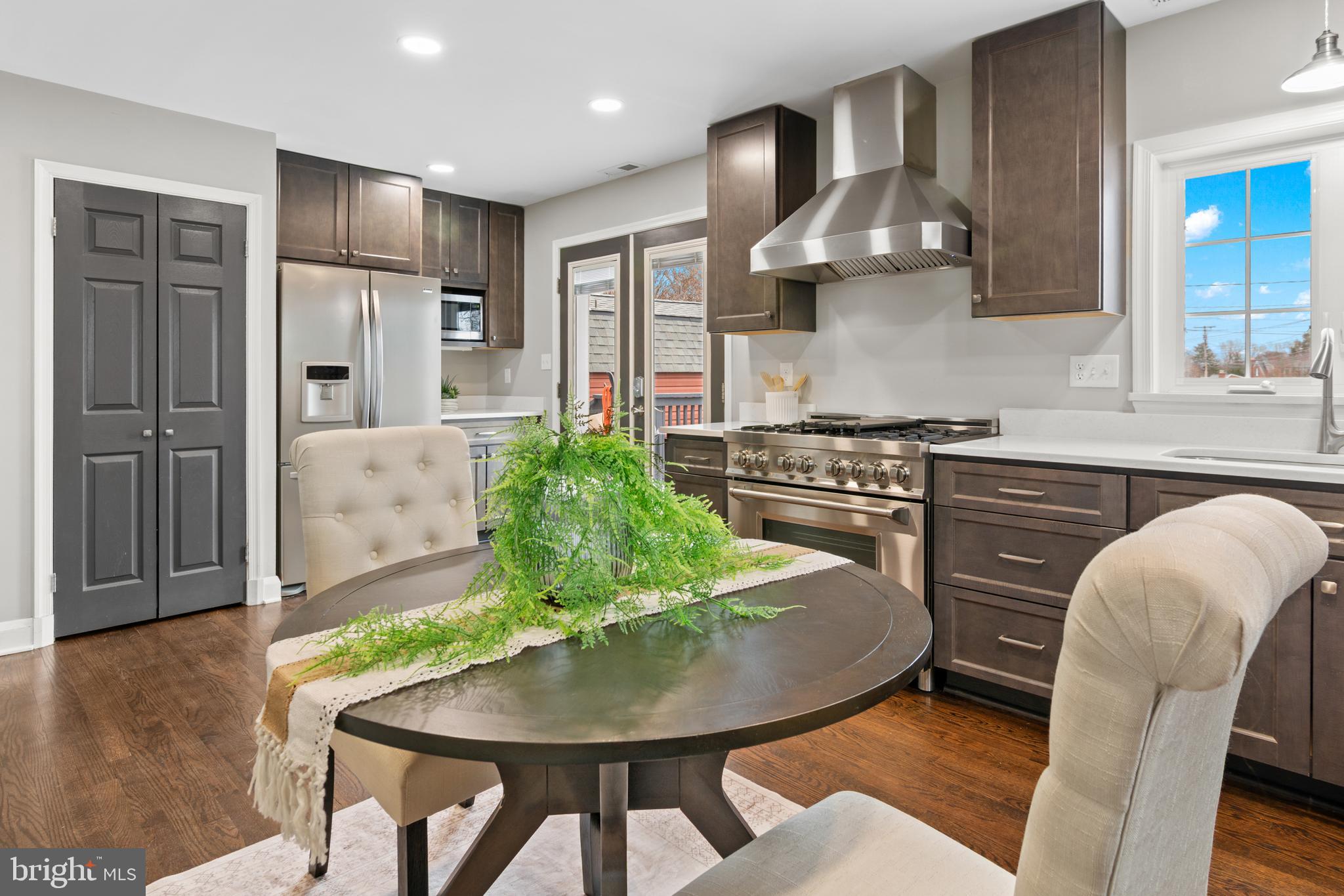 COLONIAL GARDENS - Residential